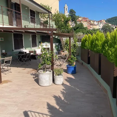 Πανσιόν Livin' 4*