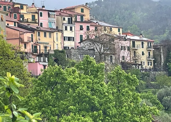 Livin' Πανσιόν 4*